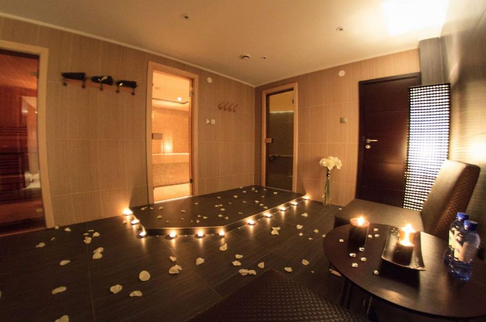 Donatello Boutique Hotel Almaty Exterior photo