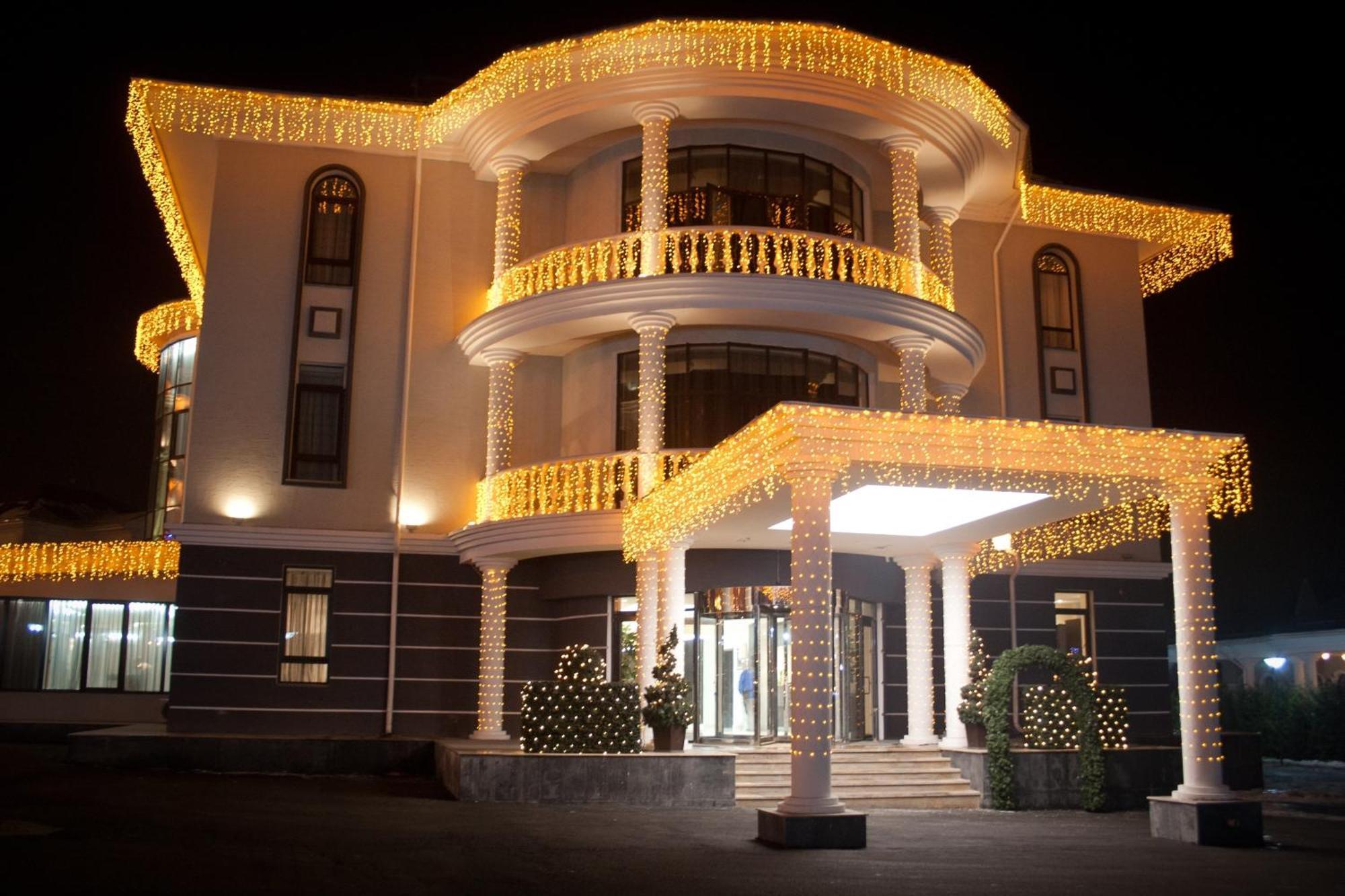 Donatello Boutique Hotel Almaty Exterior photo