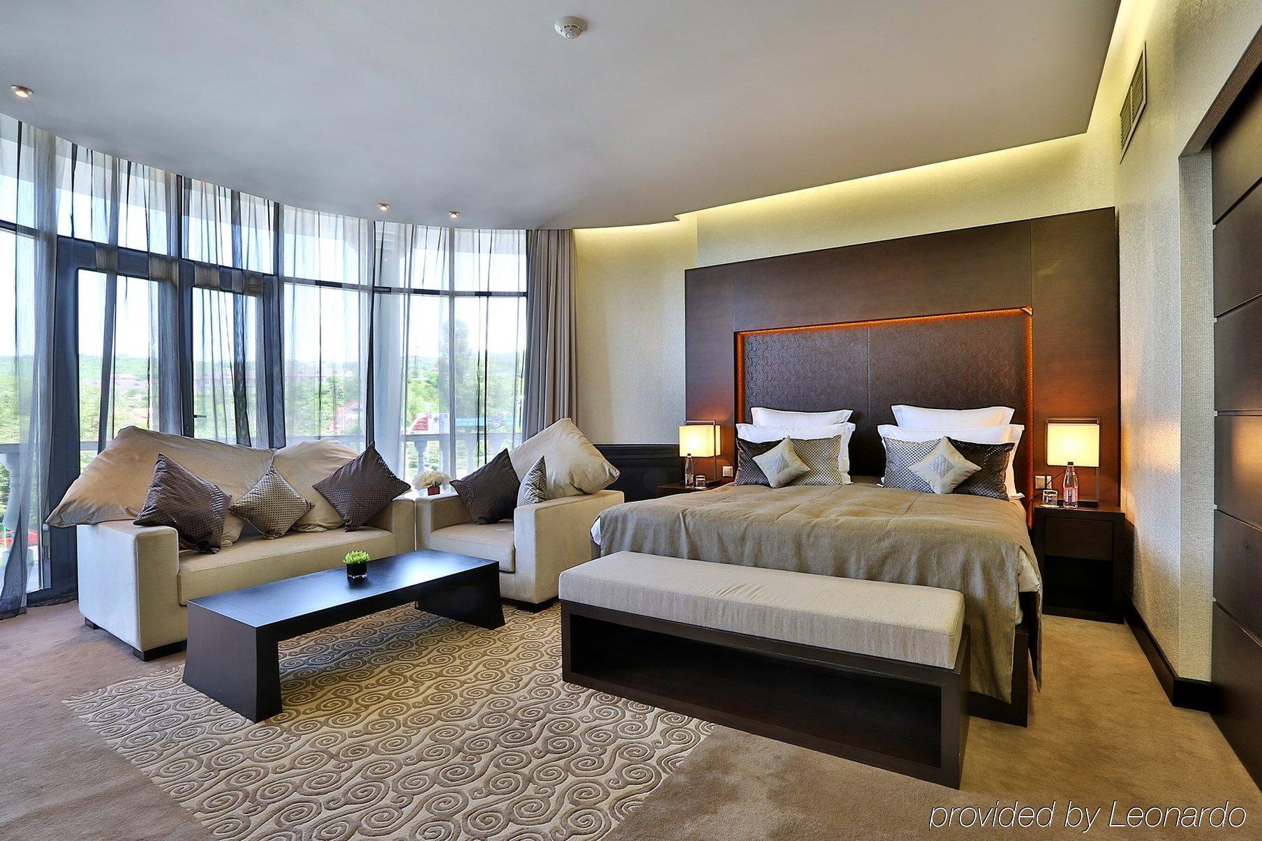 Donatello Boutique Hotel Almaty Exterior photo