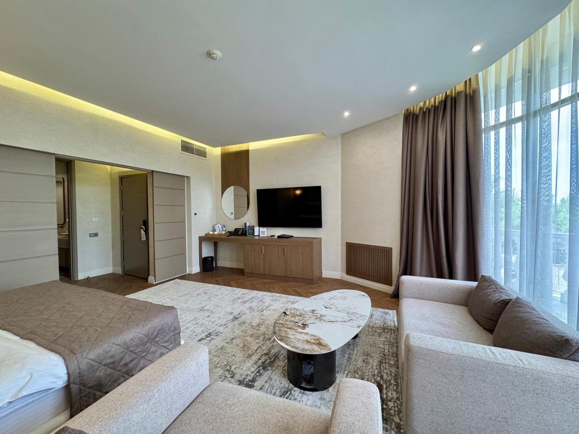 Donatello Boutique Hotel Almaty Exterior photo