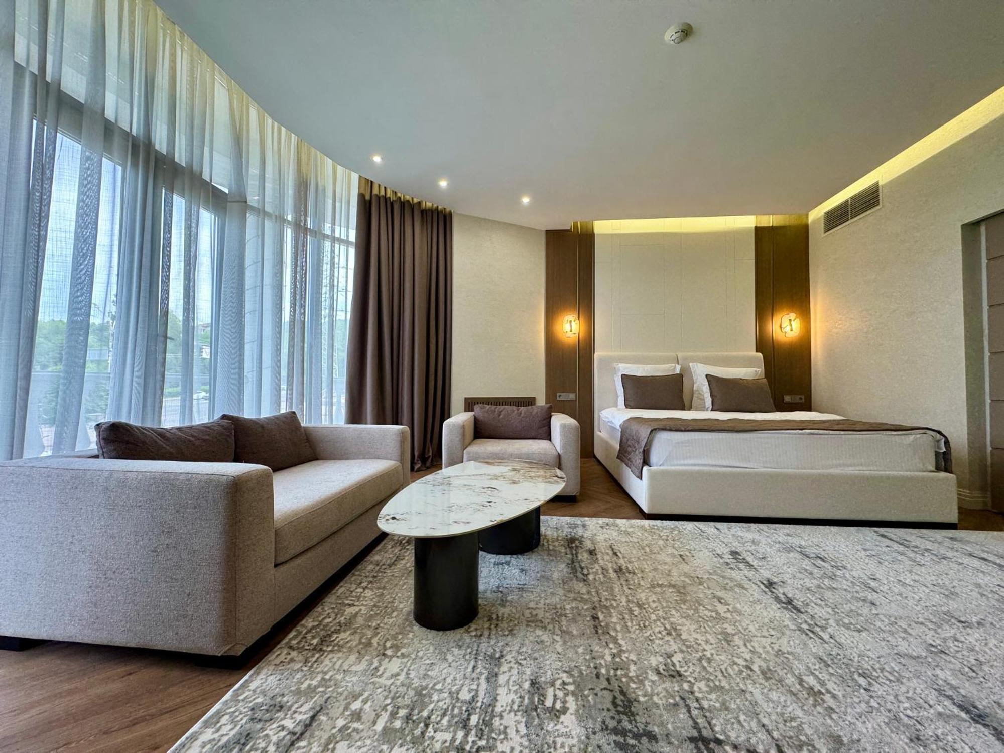 Donatello Boutique Hotel Almaty Exterior photo